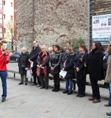 Lectura del manifest i un minut de silenci en rebuig a la violència envers les dones