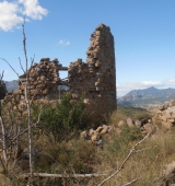 Arrenquen les caminades guiades dels dimecres d’agost a l’Alt Urgell amb una visita al castell d’Aguilar, al municipi de Bassella