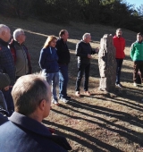 Una rèplica del menhir del Cantó commemora els vint anys del transport a la demanda entre Sort i la Seu