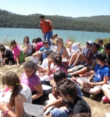 Prop de 250 alumnes de l’Alt Urgell visiten els paisatges d’aigua del sud de la comarca