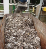 El llançament de tovalloletes humitejades a la xarxa d’aigües residuals crea problemes a la depuradora de Montferrer