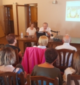 Centenars de persones fan cap a Josa de Cadí per recordar el passat càtar del poble