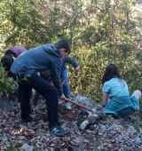 La brigada del Camina Pirineus col·labora amb les escoles de la comarca que actuen com a vetlladors de la xarxa de senders 